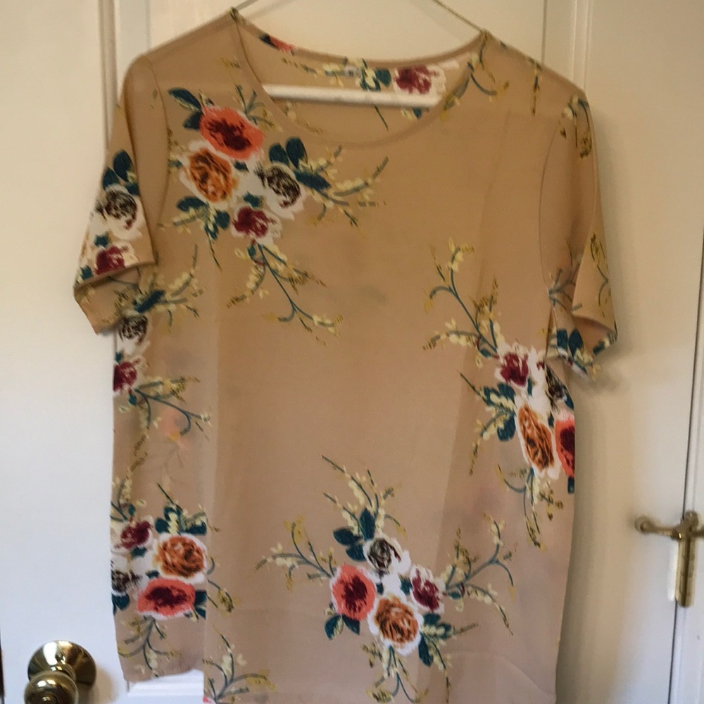 Airy flower top